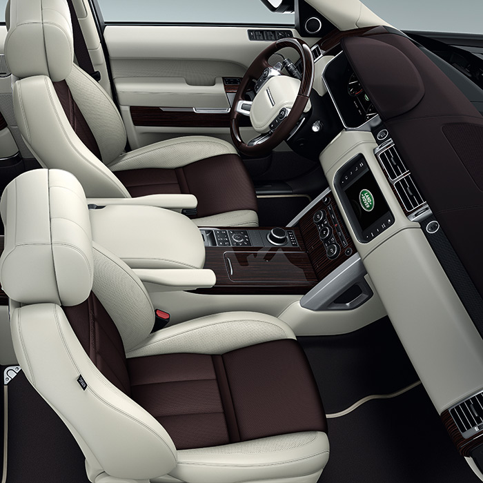2016 Land Rover Range Rover Supercharged Interior Front Seats and Dashboard