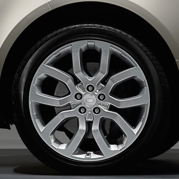 2016 Land Rover Range Rover Supercharged Wheel