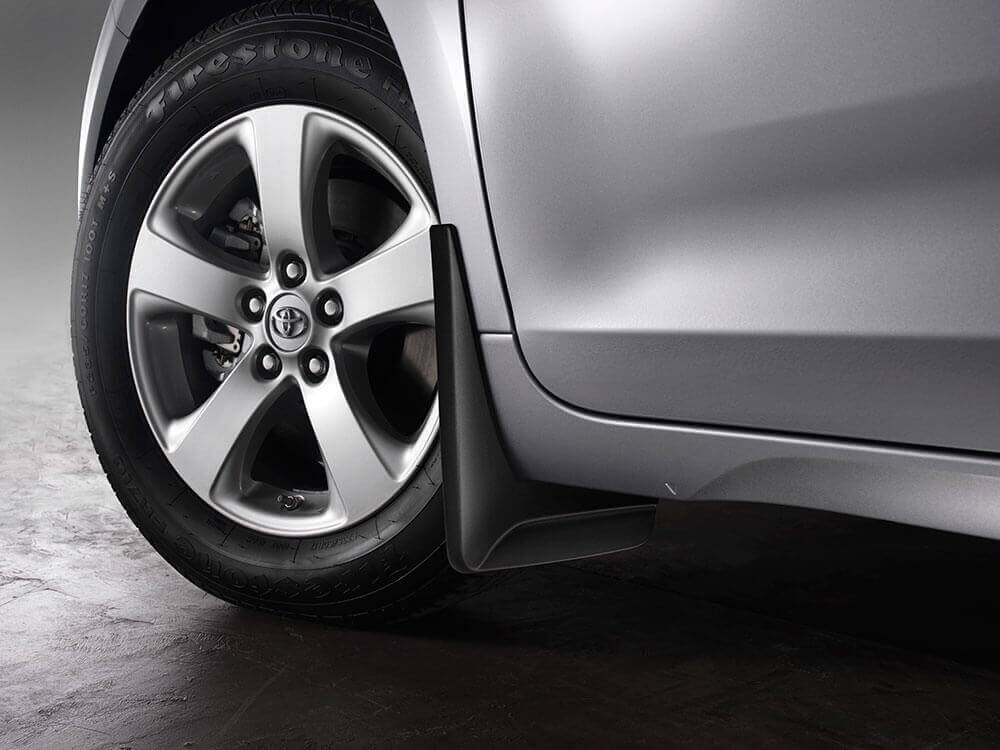 See How the 2017 Toyota Sienna Merges Fun and Safety