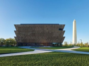 NMAAHC_building_81CD6A0D7D7A5AE0813BF52AFFACBC998E175EAD_low